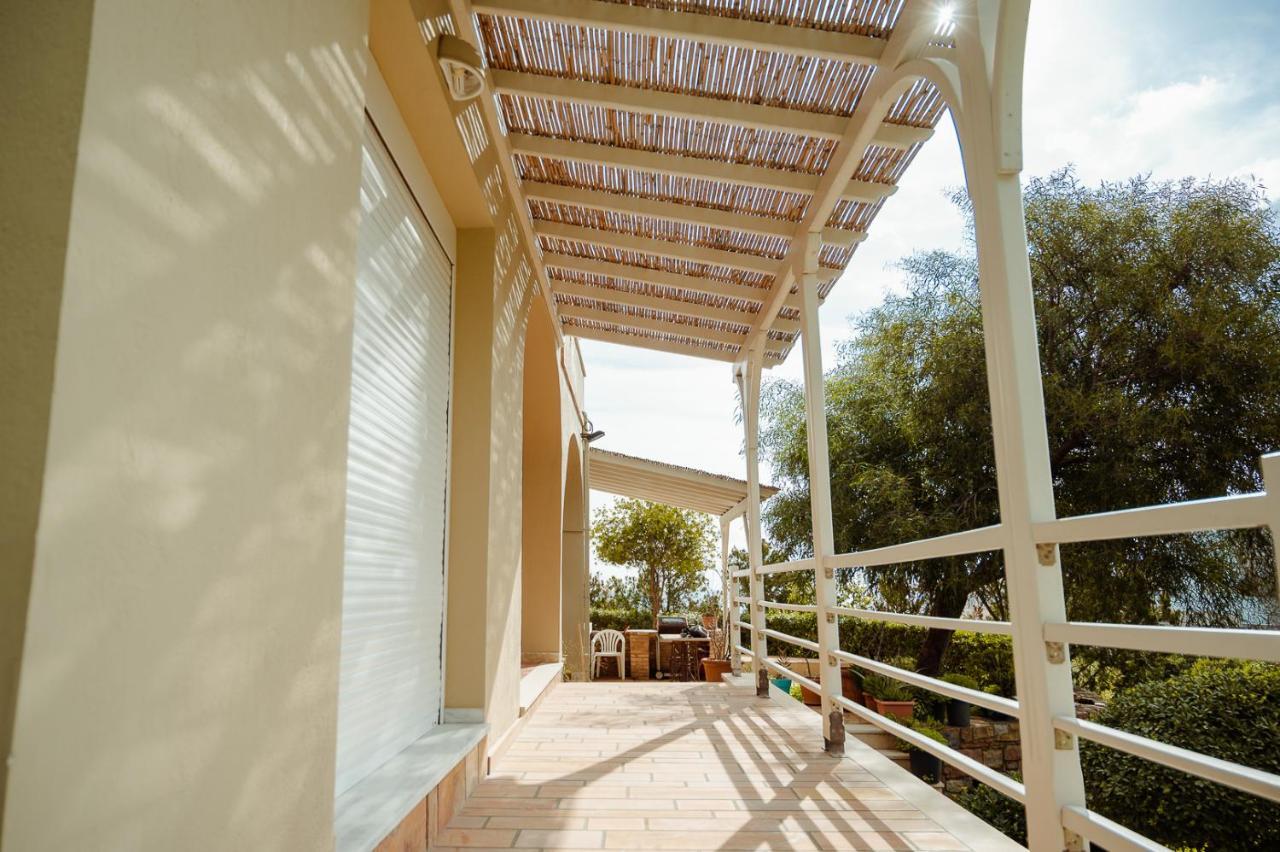 Seafront Apartment Karfas Exterior foto